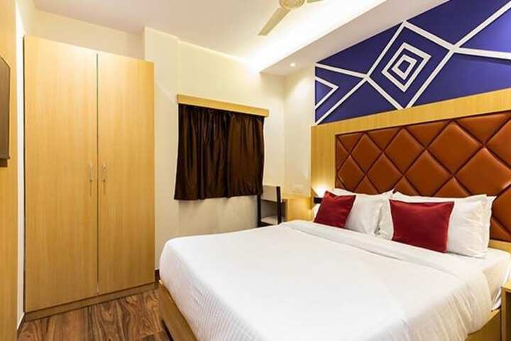 Room 10 of 21
