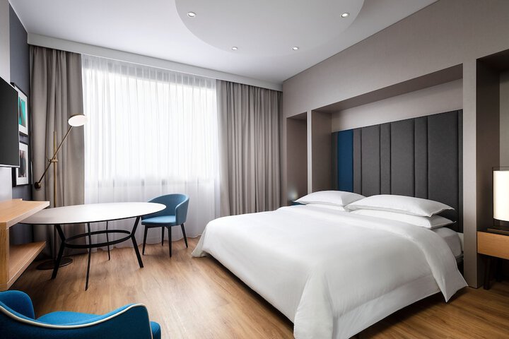 Room 20 of 98