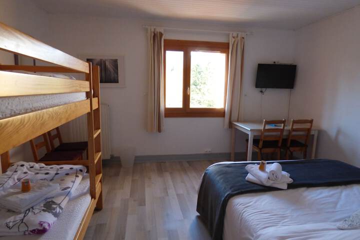 Room 6 of 49