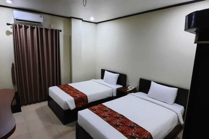 Room 3 of 7