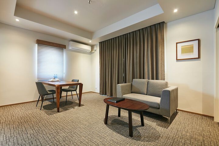 Room 42 of 89