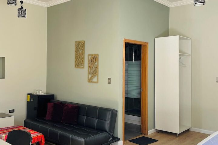 Room 11 of 37