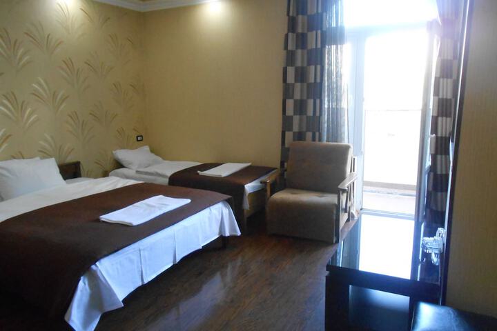 Room 8 of 110
