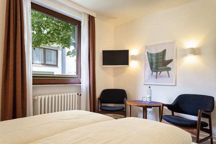 Room 11 of 35