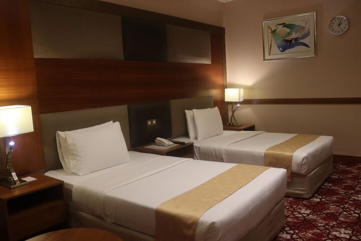 Room 8 of 22