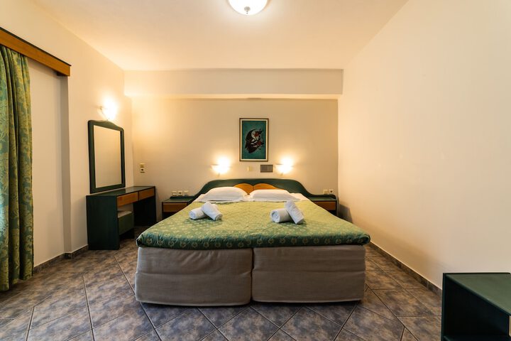 Room 17 of 86