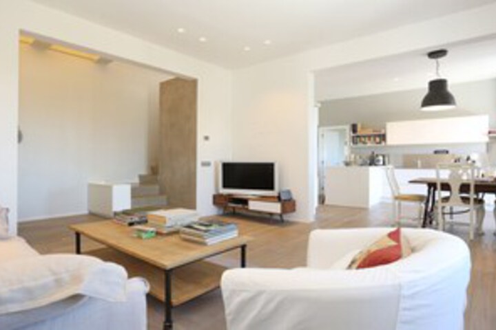 Room 10 of 22