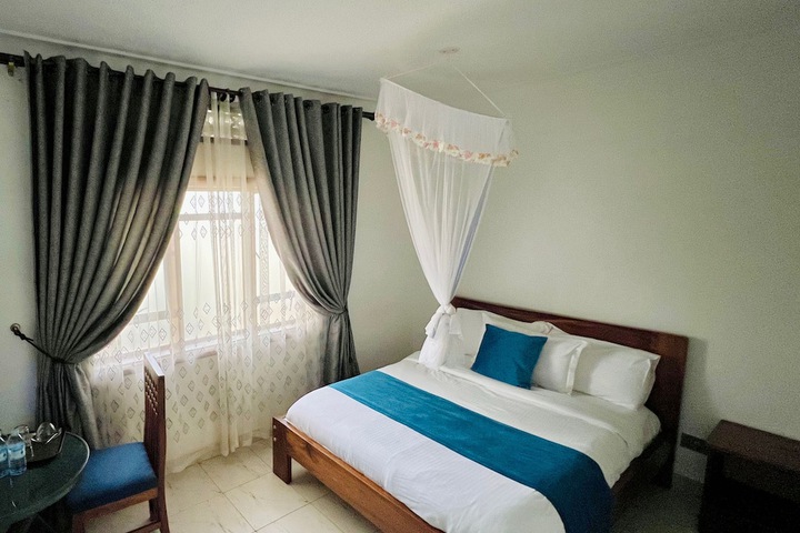 Room 12 of 63