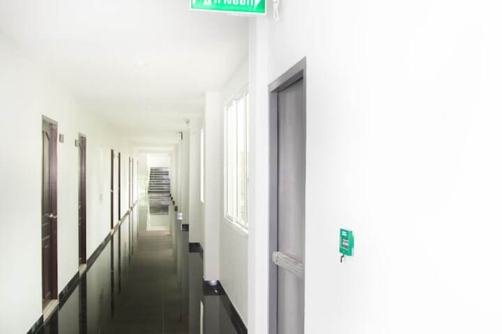 Ballroom/Hall 23 of 31