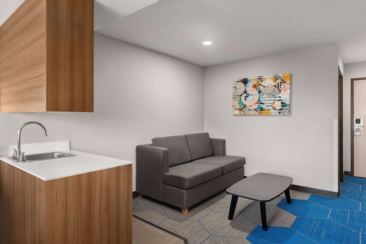 Room 27 of 50