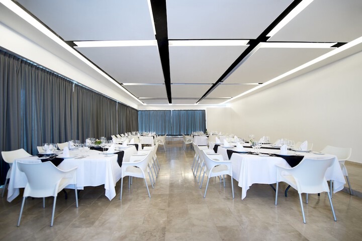 Ballroom/Hall 99 of 123