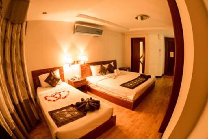 Room 14 of 27