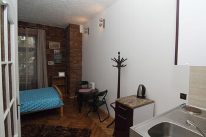 Room 9 of 9