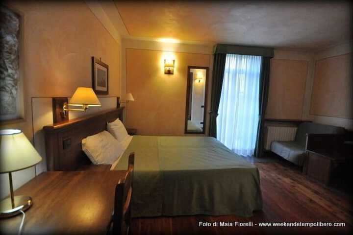Room 10 of 19