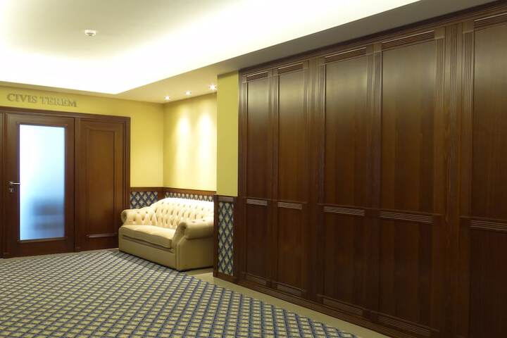 Ballroom/Hall 40 of 51