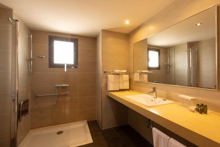 Clean Restrooms