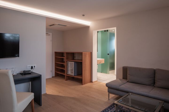 Room 14 of 70