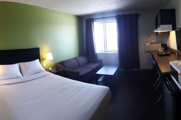 Room 6 of 39