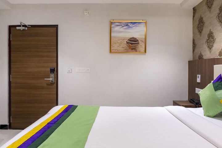 Room 27 of 29