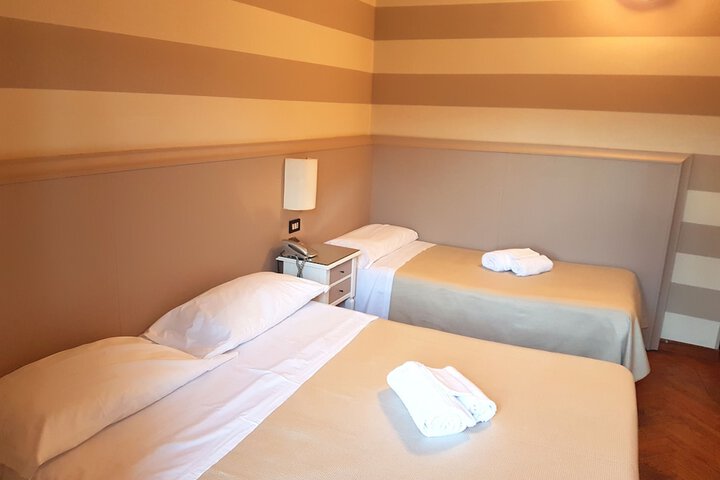 Room 6 of 39