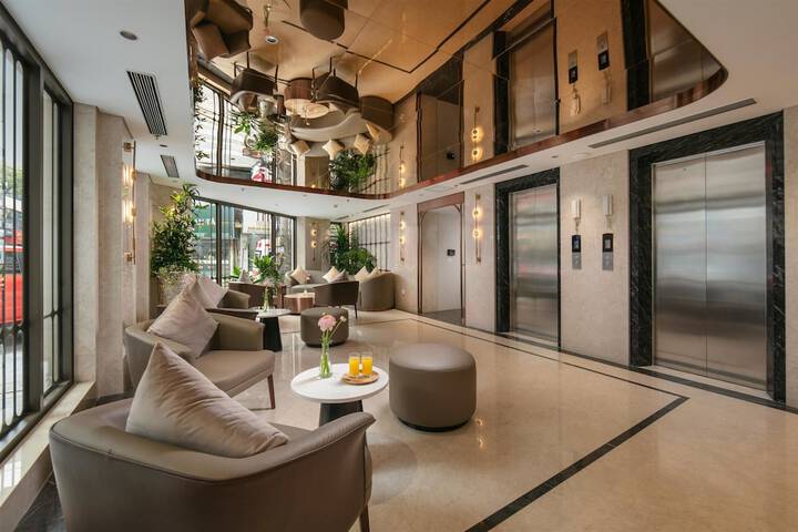 Guest Lobby