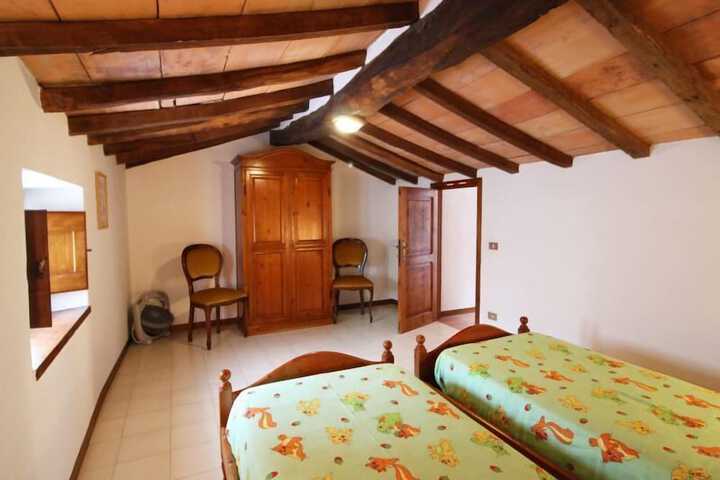 Room 14 of 38
