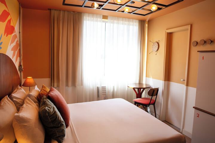 Room 13 of 52