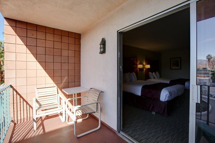 2 Queen Beds Mountain View Pet Friendly Corner (9 of 15)
