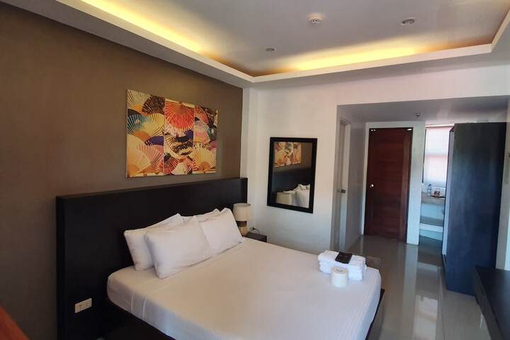 Room 5 of 18