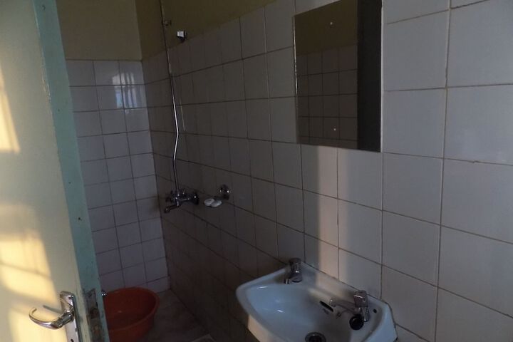 Room 11 of 23