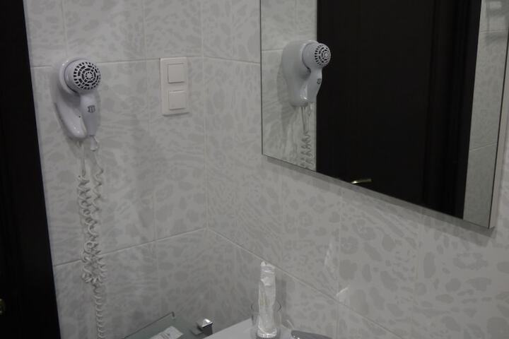 Room 30 of 42