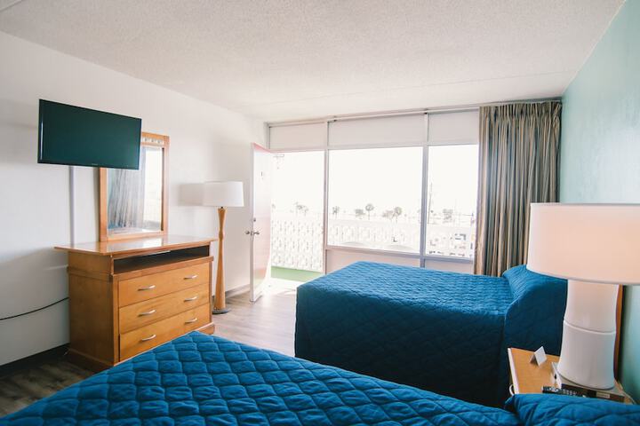 Room 10 of 29