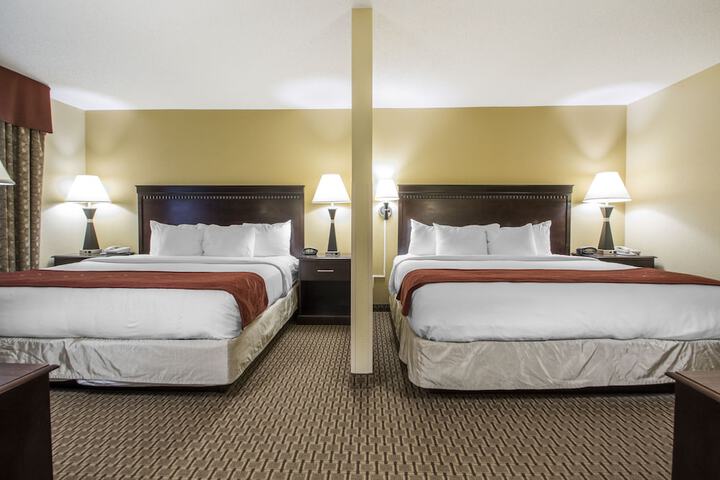 1 King Bed Suite (30 of 37)
