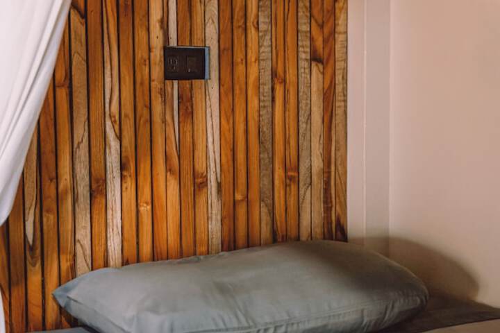 Room 10 of 140