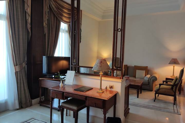 Room 10 of 47
