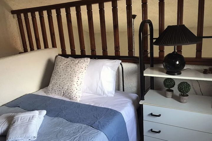 Room 5 of 17