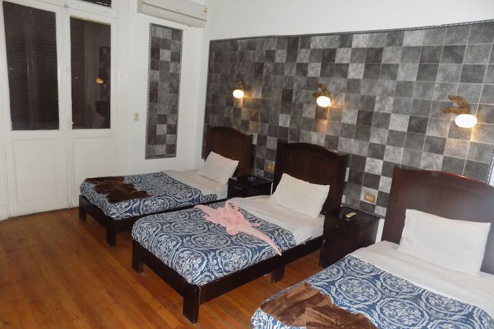 Room 8 of 14