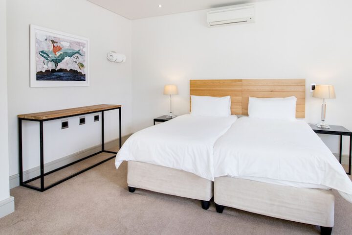 Room 5 of 79
