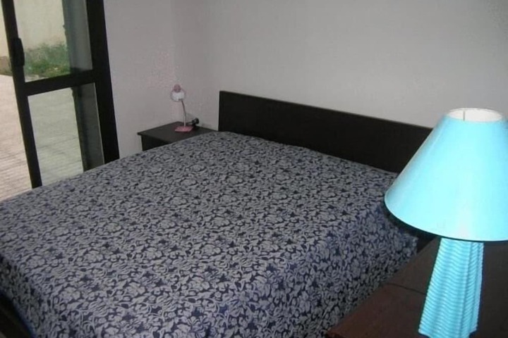 Room 5 of 68