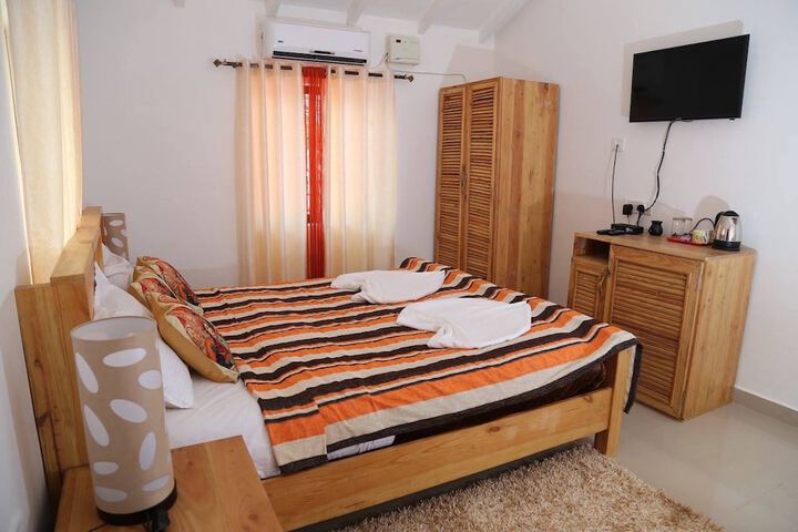 Room 7 of 30
