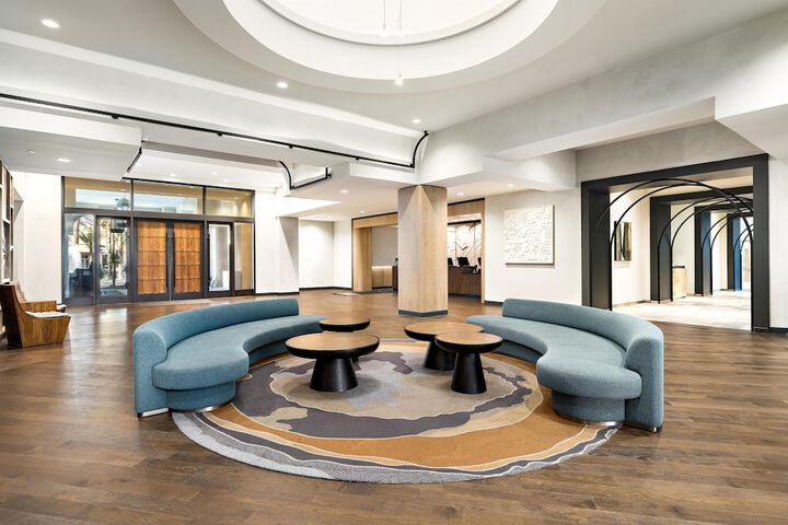 Entrance & Lobby