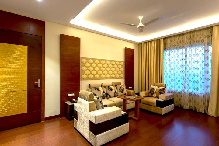 Room 10 of 29
