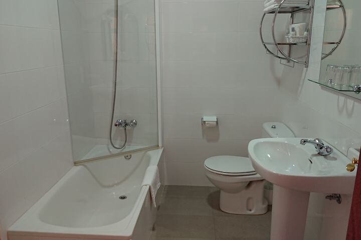 Room 16 of 33
