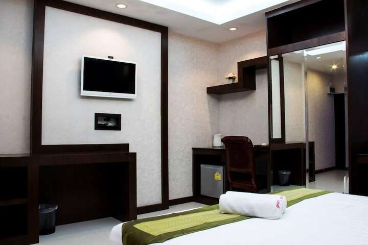Room 4 of 26