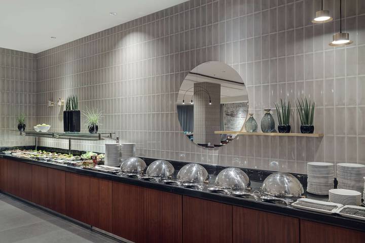 Dining 80 of 125