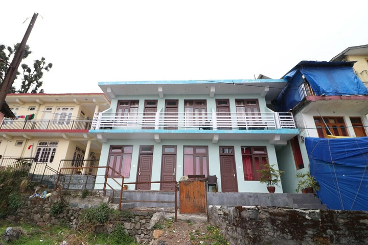 OYO 29715 Stone Cafe & Rooms