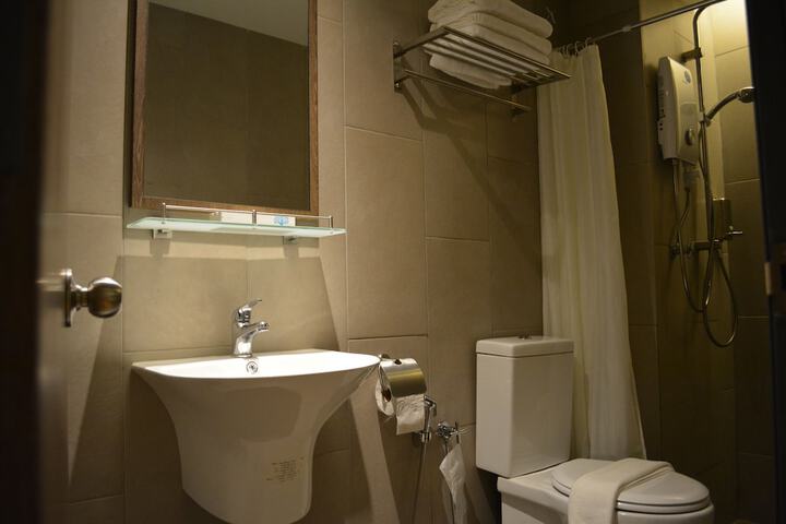 Room 20 of 33
