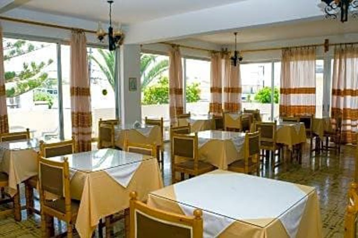 Laura Hotel