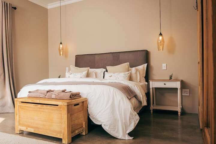 Room 20 of 242