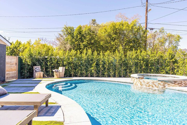 Pool 62 of 103